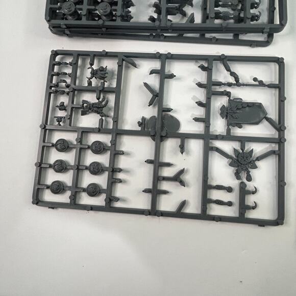 Warhammer Fantasy Dwarf Warriors HUGE Lot of 79 Plastic Games Workshop Assembled - Picture 5 of 5